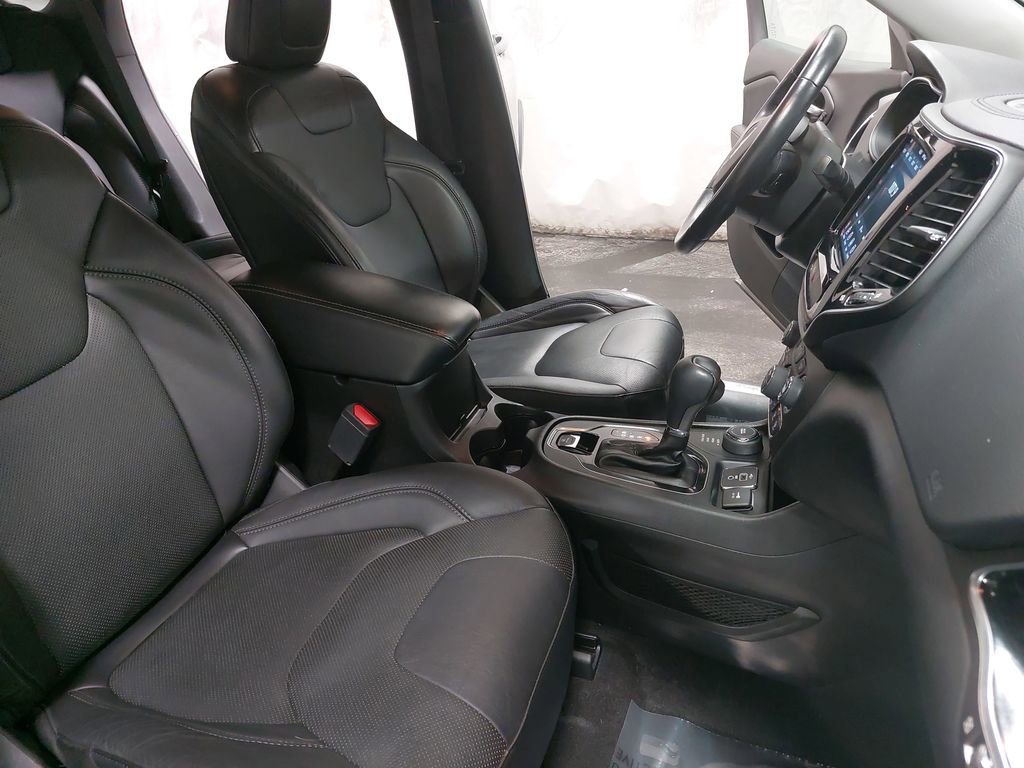 Used 2020 Jeep Cherokee Limited image 10