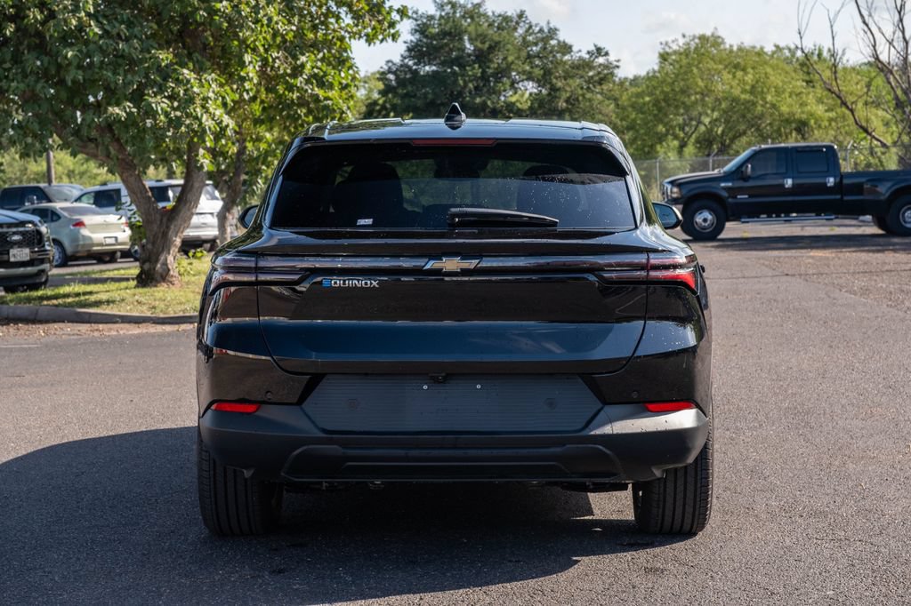 Used 2025 Chevrolet Equinox EV LT w/ Comfort Package FWD image 4