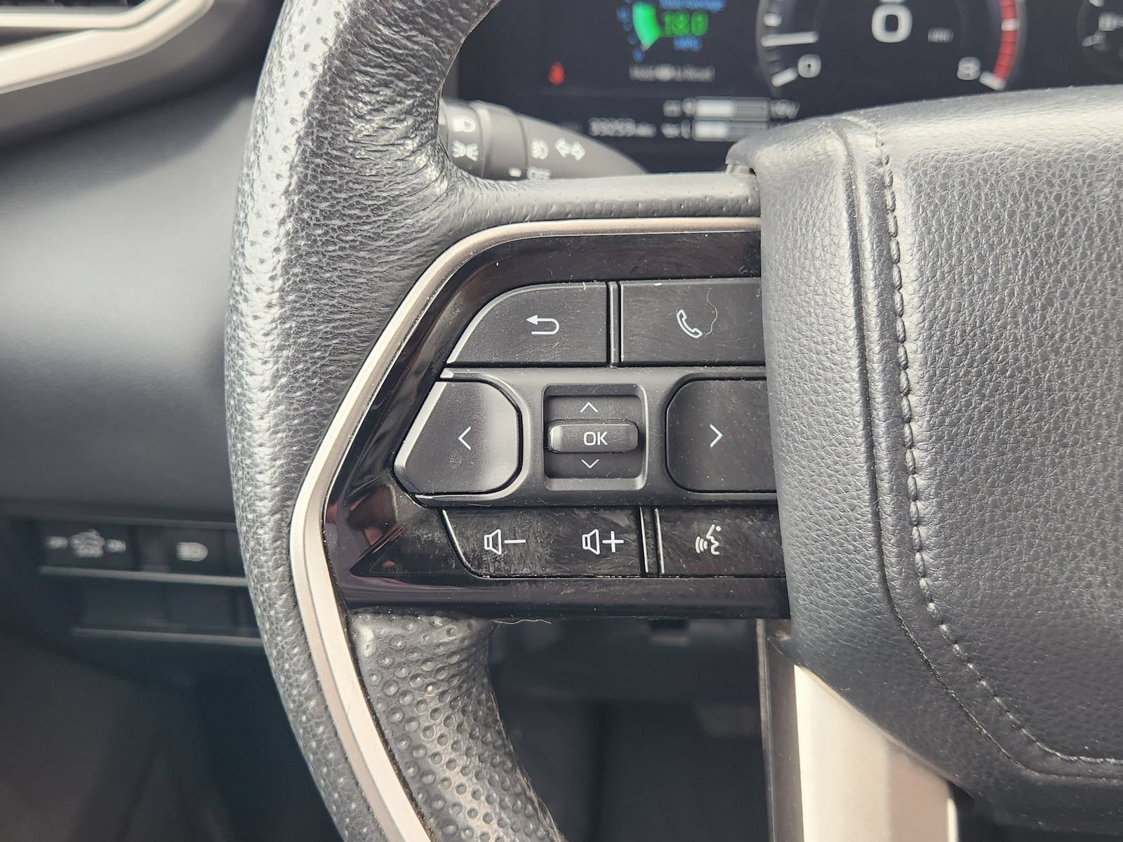 Used 2024 Toyota Tundra Limited AWD/4WD image 32