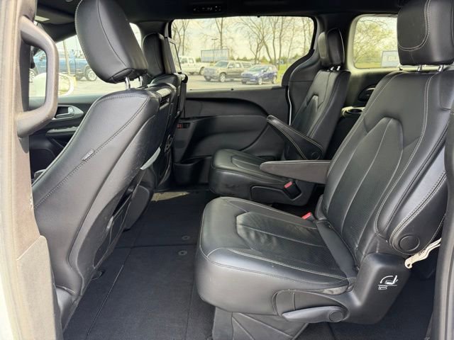 Used 2020 Chrysler Pacifica Touring-L w/ Advanced Safetytec Group image 15