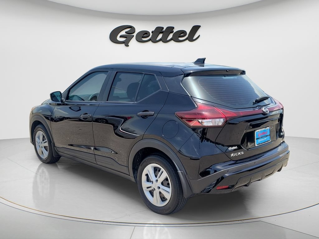 Used 2023 Nissan Kicks S FWD image 7