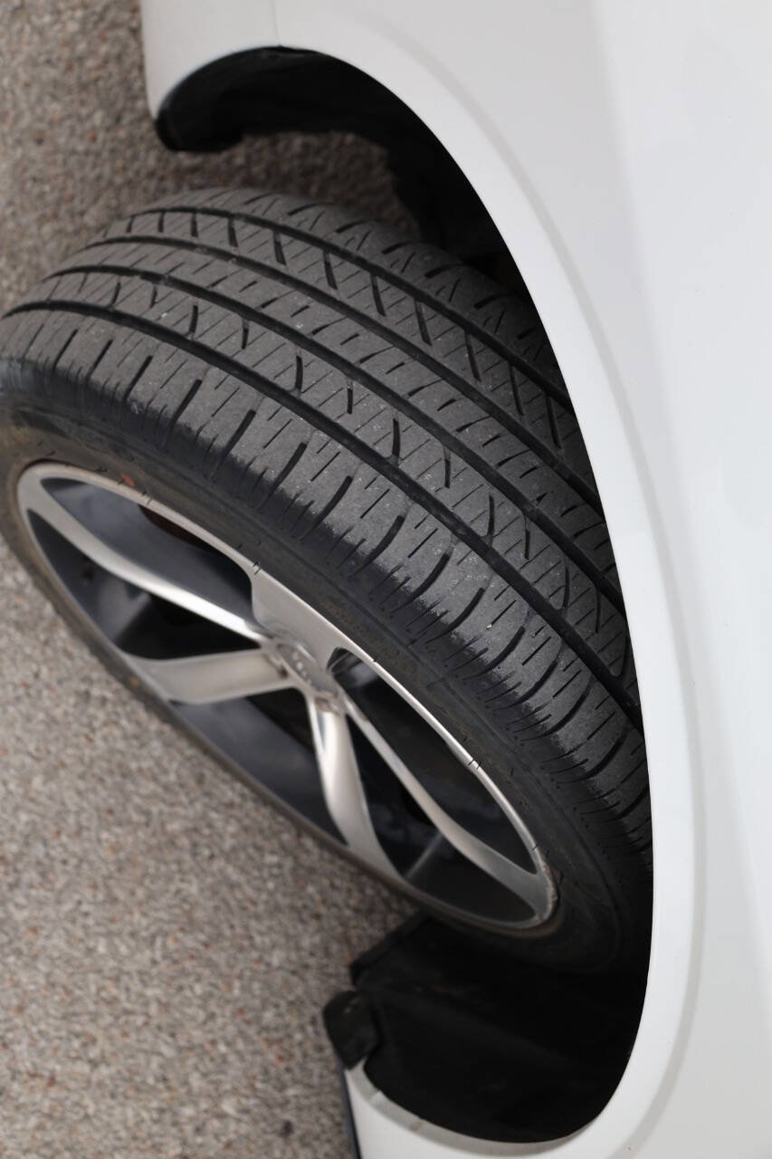 Used 2016 Dodge Challenger R/T Plus image 23