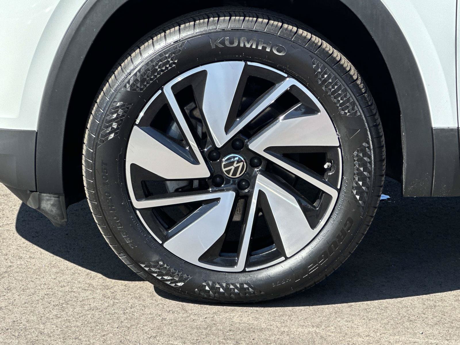 Used 2024 Volkswagen Atlas SE AWD/4WD image 8