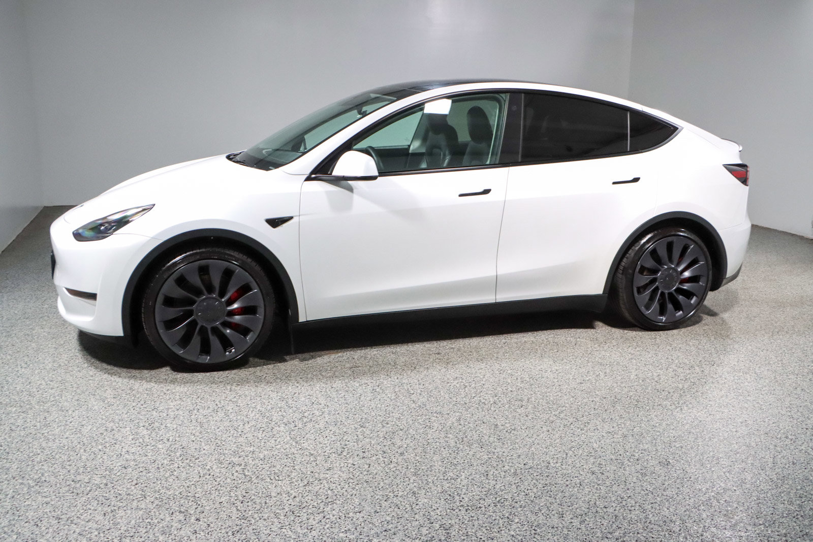 Used 2023 Tesla Model Y Performance image 10