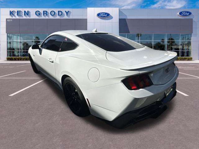 Used 2025 Ford Mustang GT RWD image 5