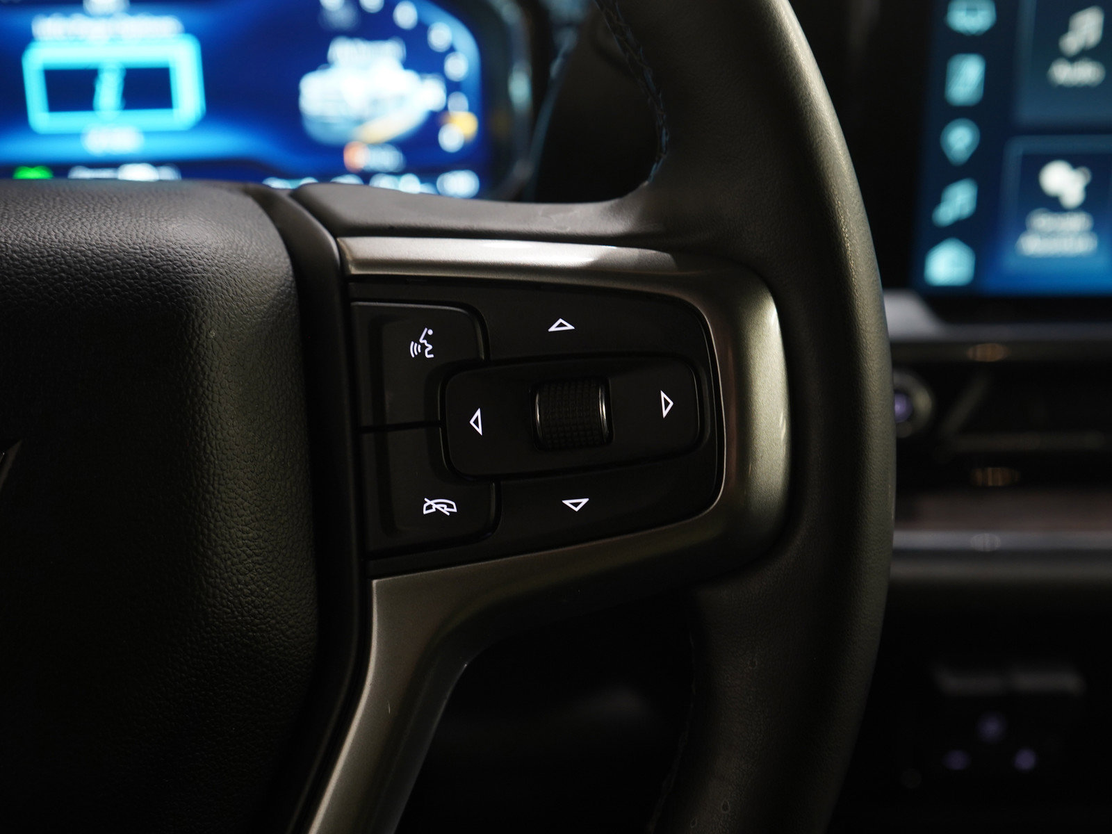 Used 2024 Chevrolet Silverado 3500 LTZ w/ LTZ Convenience Package image 29