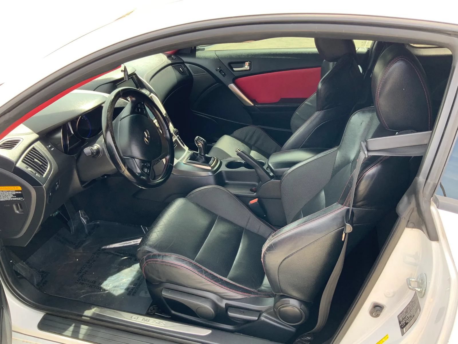 Used 2016 Hyundai Genesis Coupe 3.8 RWD image 7