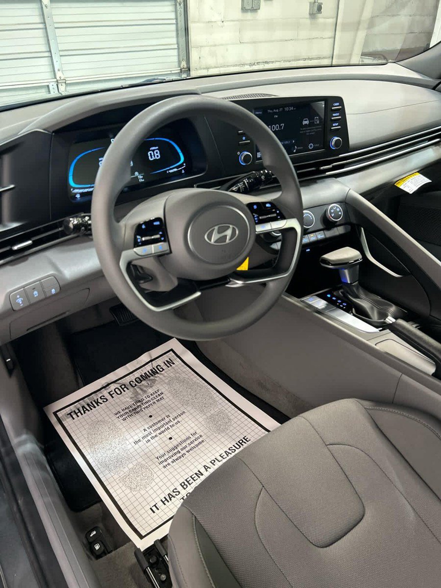 New 2026 Hyundai Elantra SE FWD image 9