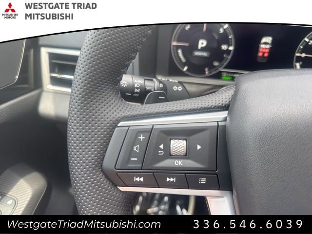 New 2025 Mitsubishi Outlander SE image 19