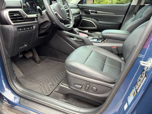 Used 2025 Kia Telluride EX w/ EX Captain's Chair Package FWD image 9