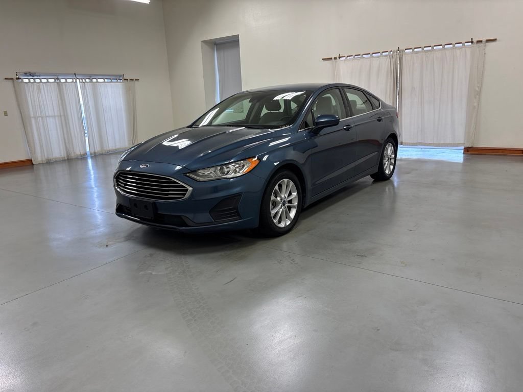 Used 2019 Ford Fusion SE FWD image 4