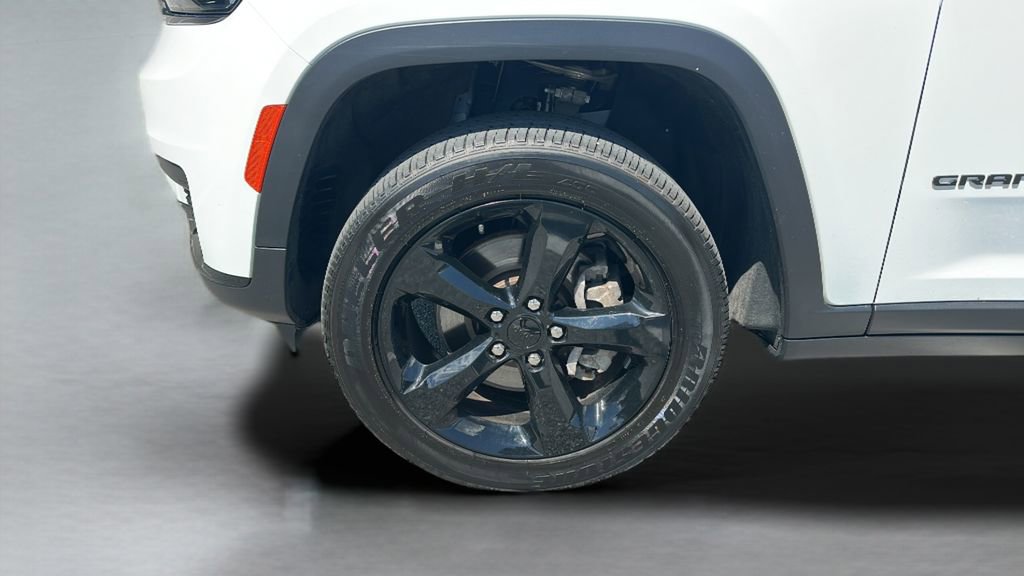 Used 2025 Jeep Grand Cherokee L Altitude image 10