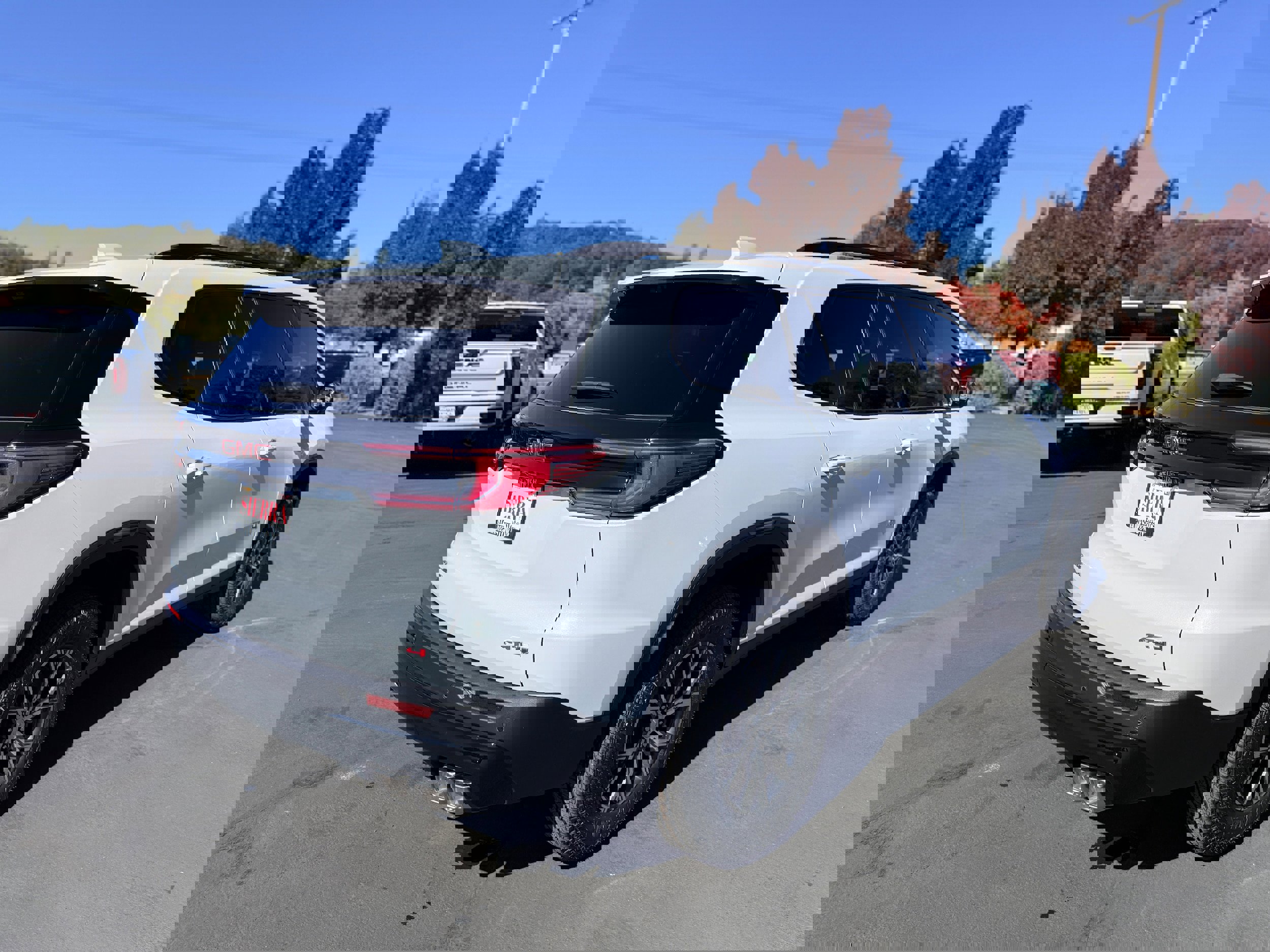 New 2026 GMC Acadia AT4 w/ Luxury Package image 4