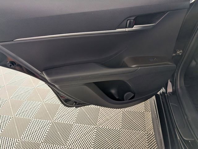 Used 2021 Toyota Camry SE image 25