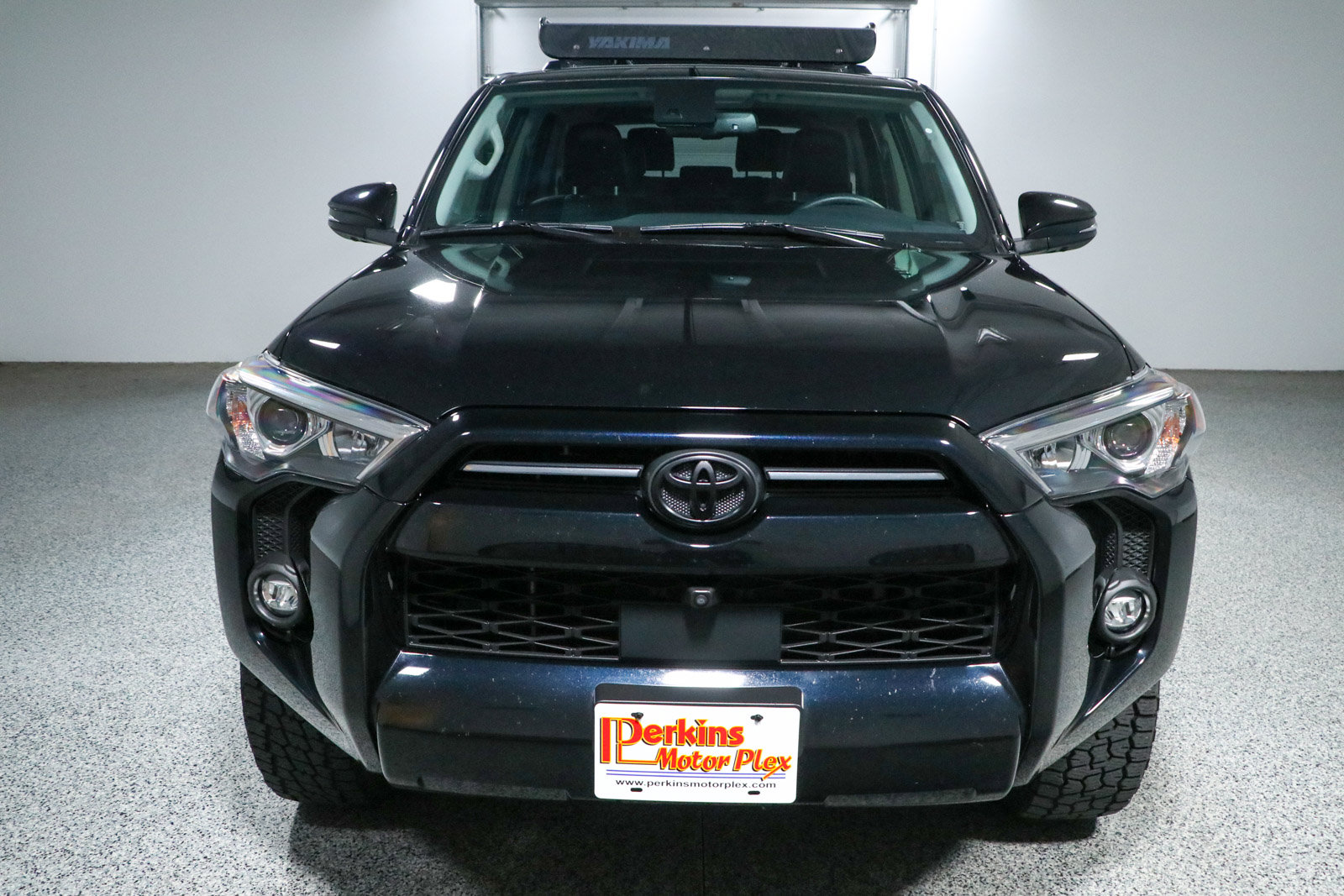 Used 2023 Toyota 4Runner SR5 Premium w/ Moonroof Package AWD/4WD image 4