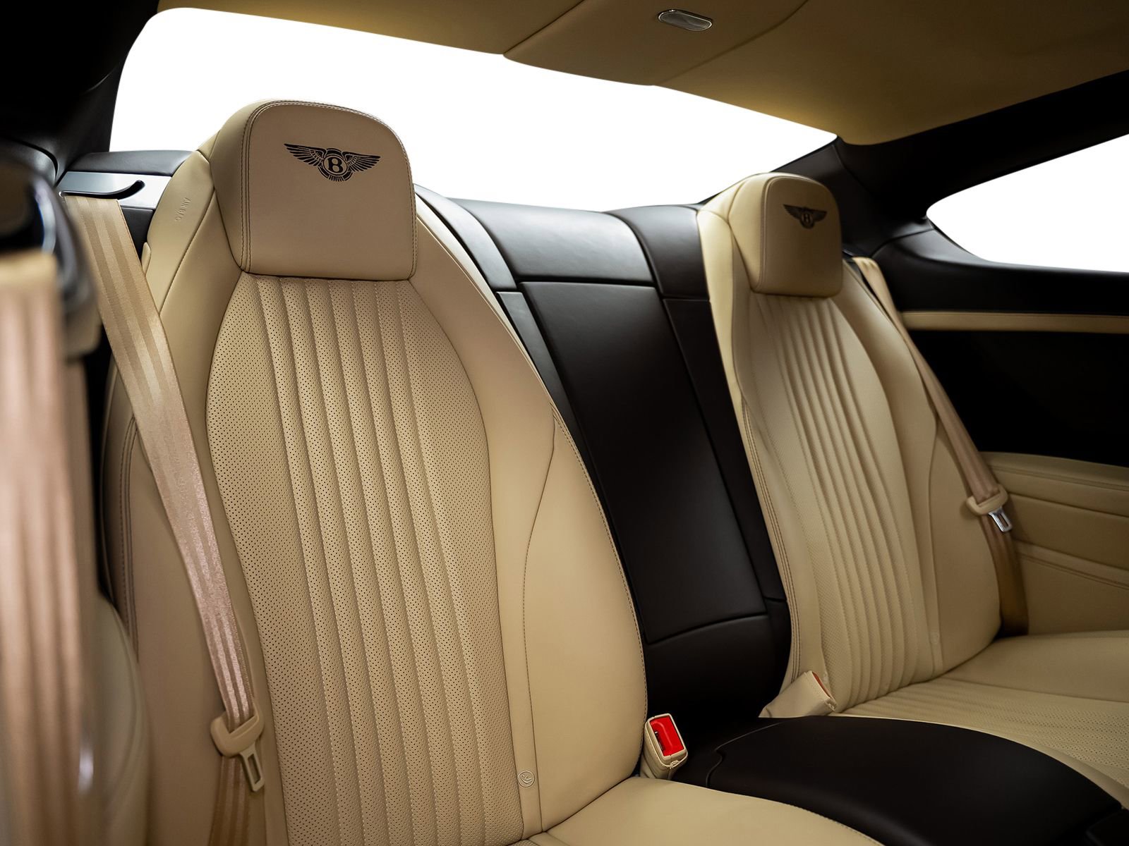 Used 2017 Bentley Continental GT image 36