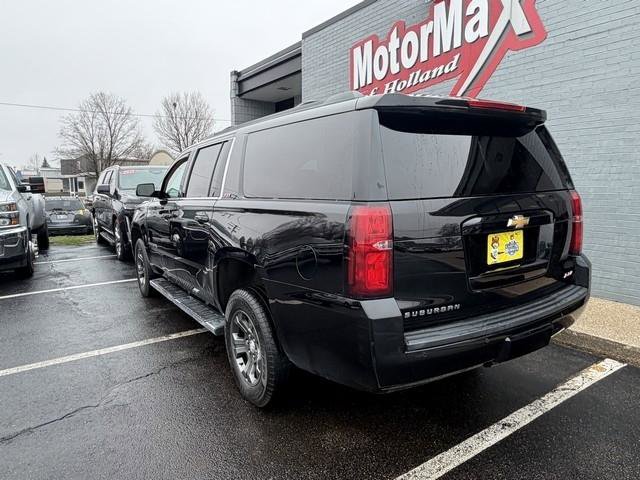 Used 2016 Chevrolet Suburban LT image 8