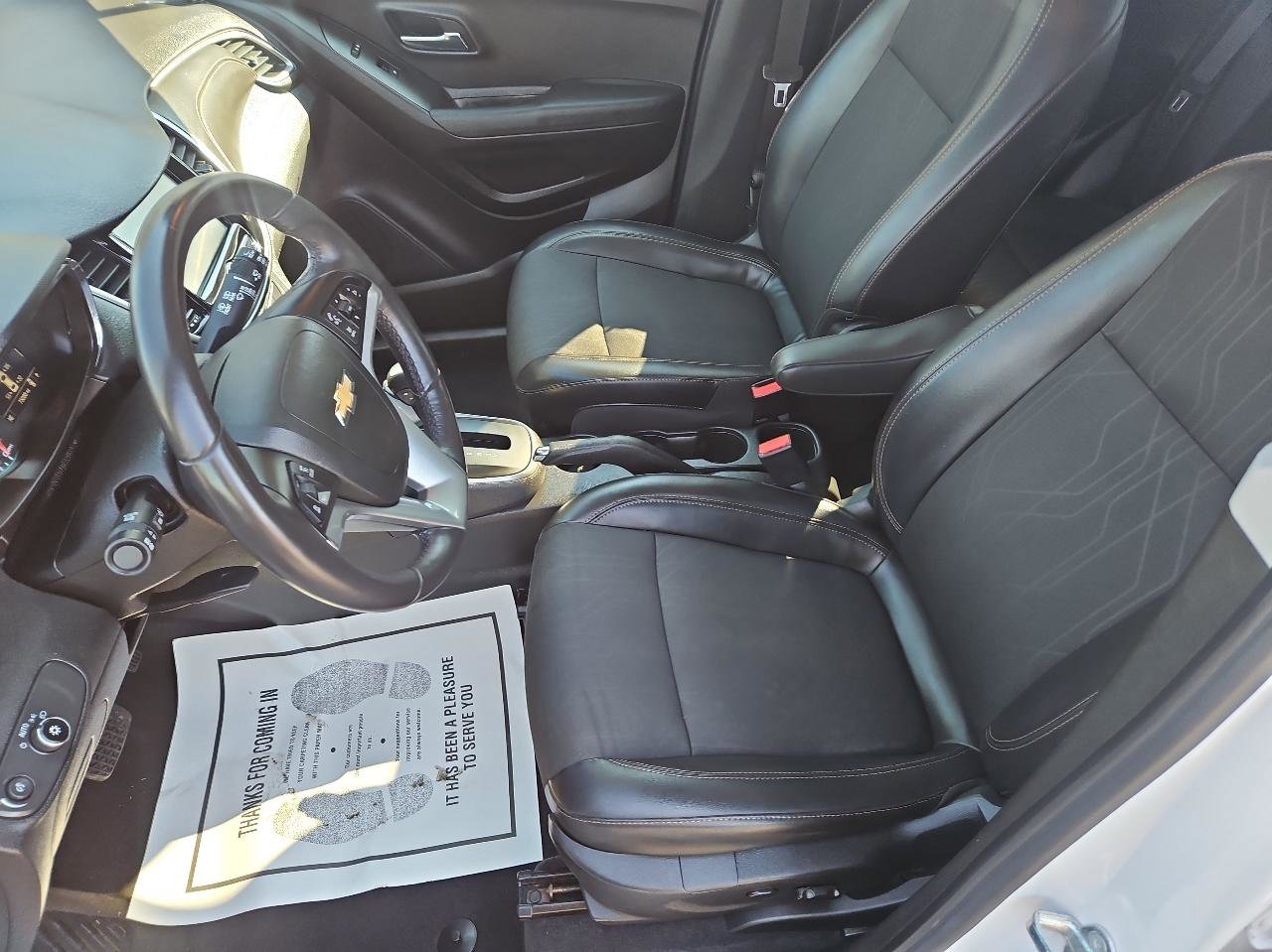 Used 2017 Chevrolet Trax LT w/ LT Convenience Package image 12
