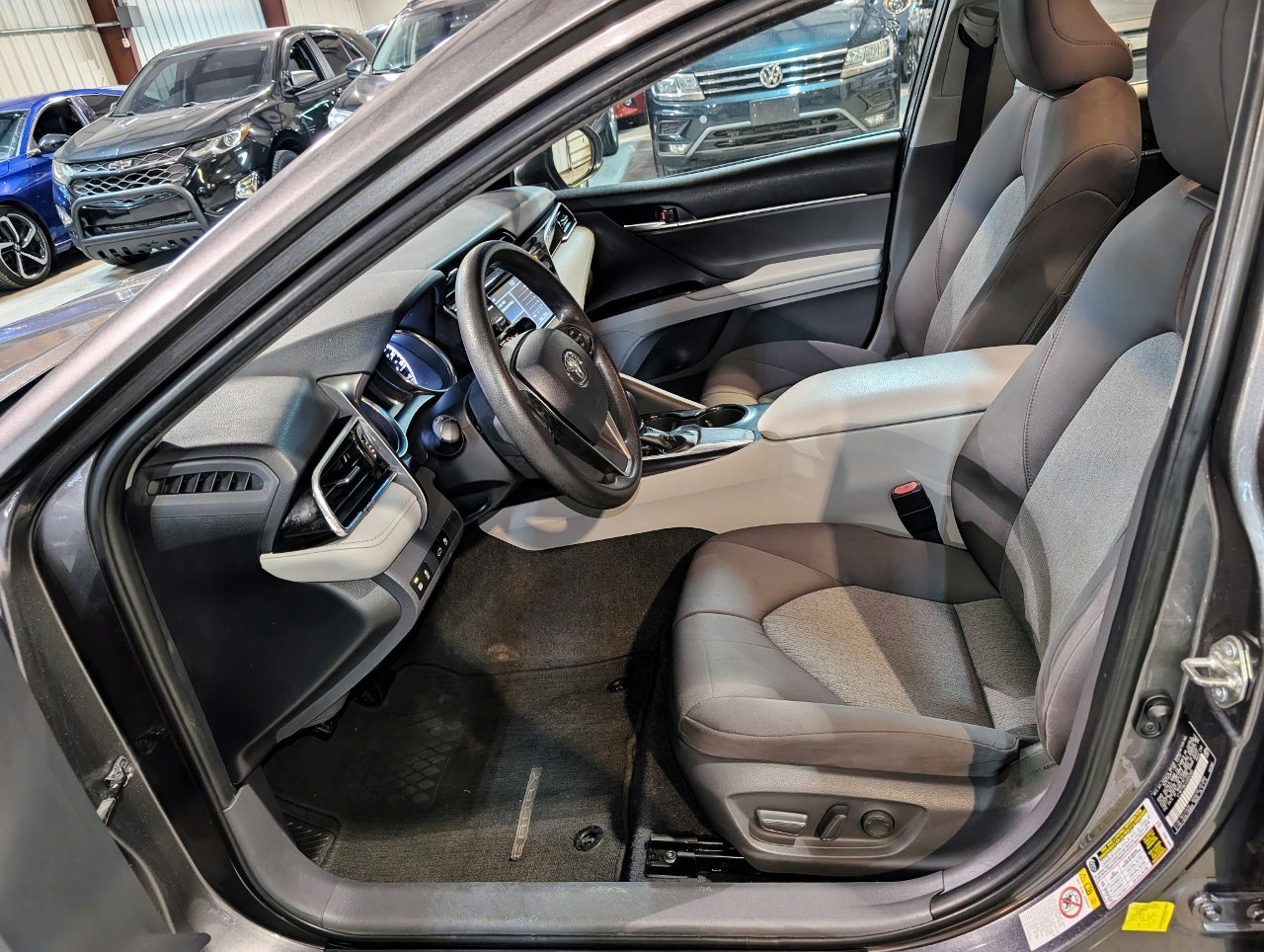 Used 2018 Toyota Camry LE image 15