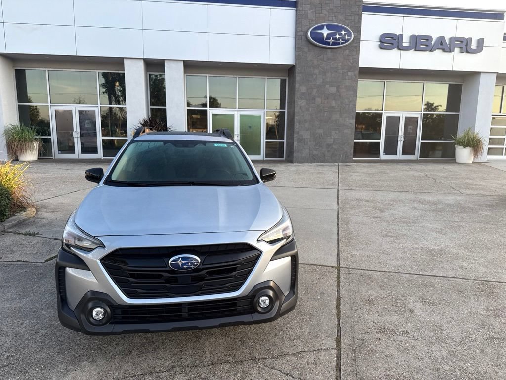 Used 2025 Subaru Outback Onyx Edition AWD/4WD image 2
