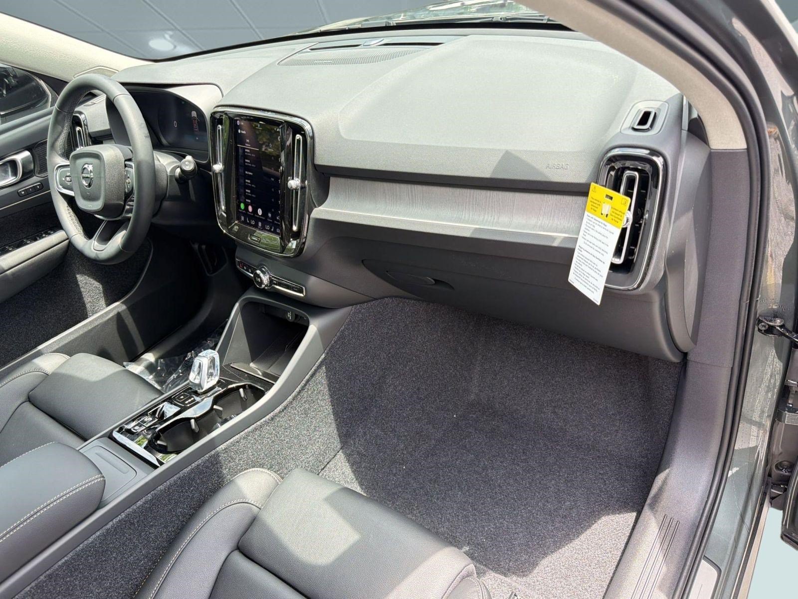 New 2026 Volvo XC40 B5 Ultra AWD/4WD image 31