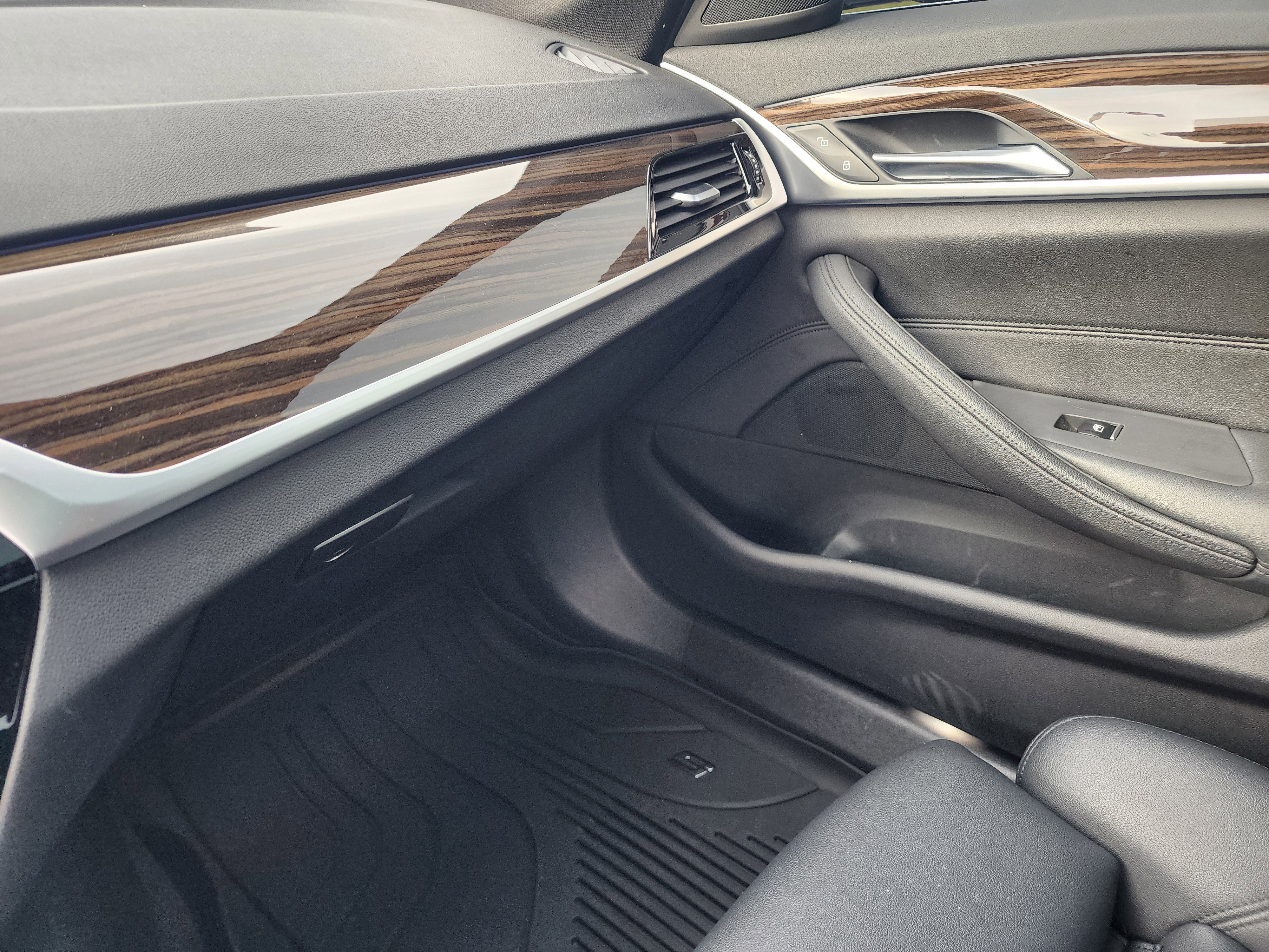 Used 2020 BMW 530i image 36