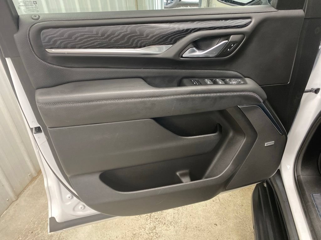 Used 2022 GMC Yukon XL Denali AWD/4WD image 43