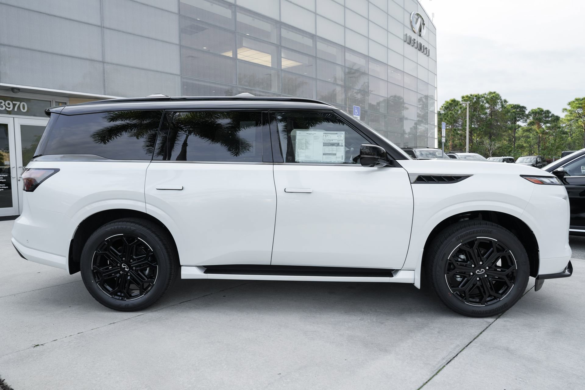 New 2026 INFINITI QX80 4WD w/ Sport Exterior Package image 25