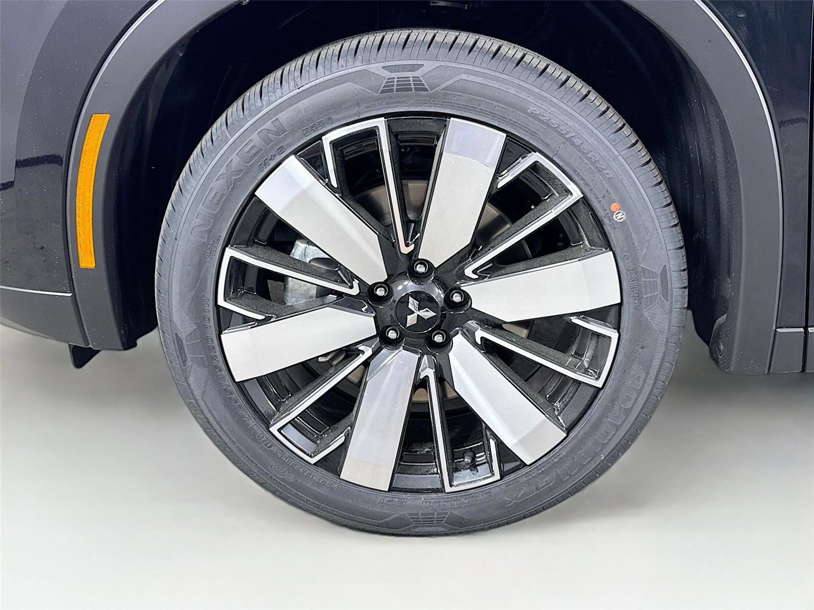 New 2026 Mitsubishi Outlander SE image 28