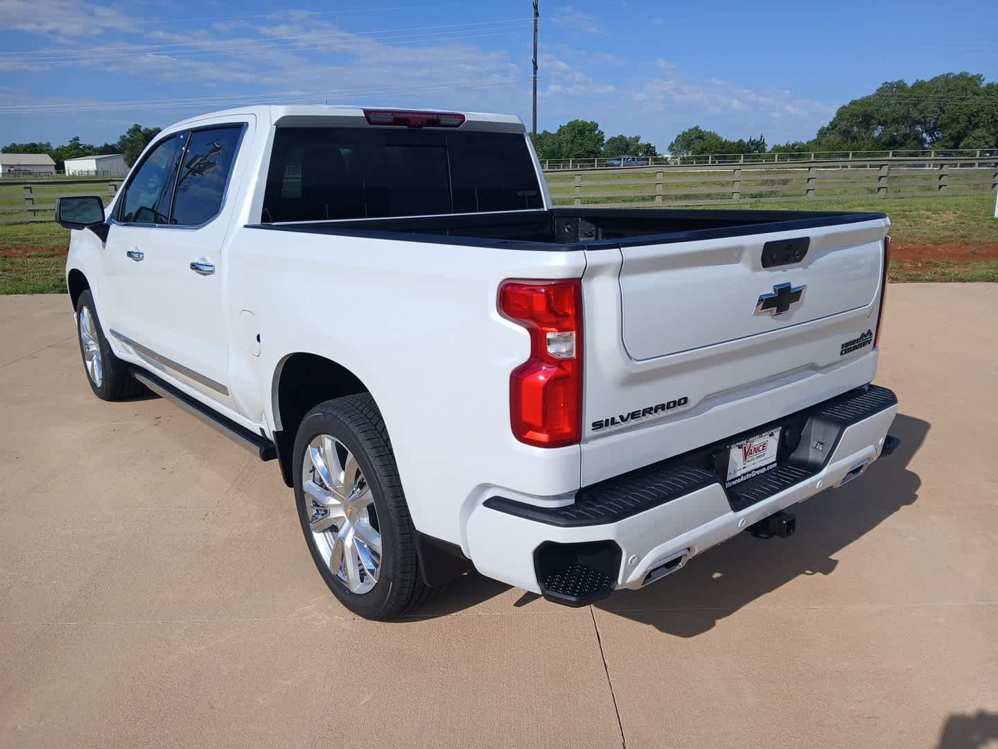 New 2026 Chevrolet Silverado 1500 High Country w/ High Country Premium Package AWD/4WD image 5