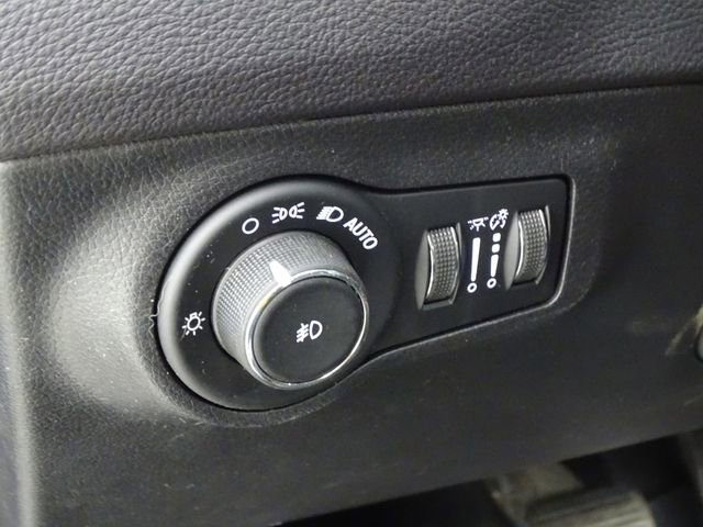 Used 2018 Jeep Compass Limited w/ Navigation Group image 22