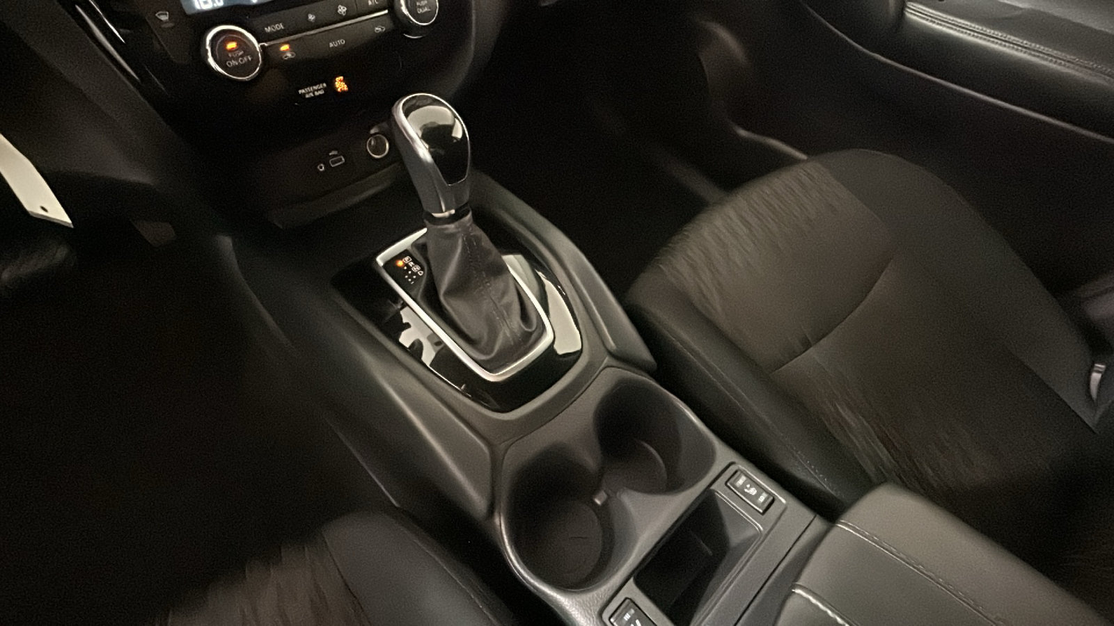 Used 2019 Nissan Rogue S FWD image 20