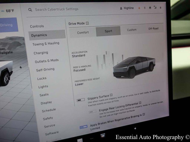 Used 2024 Tesla Cybertruck AWD Crew Cab image 27