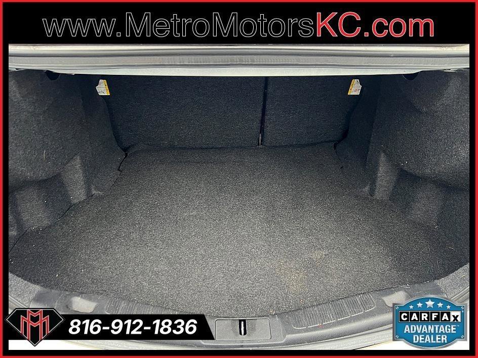 Used 2017 Ford Fusion SE image 29