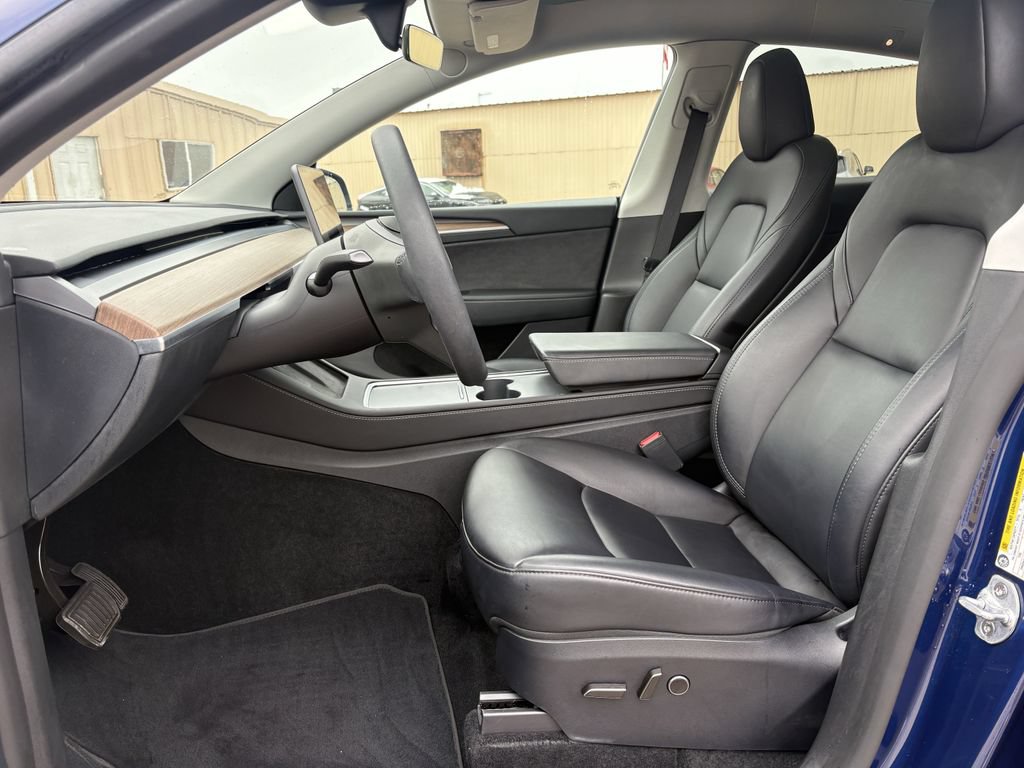 Used 2024 Tesla Model Y Long Range AWD/4WD image 12