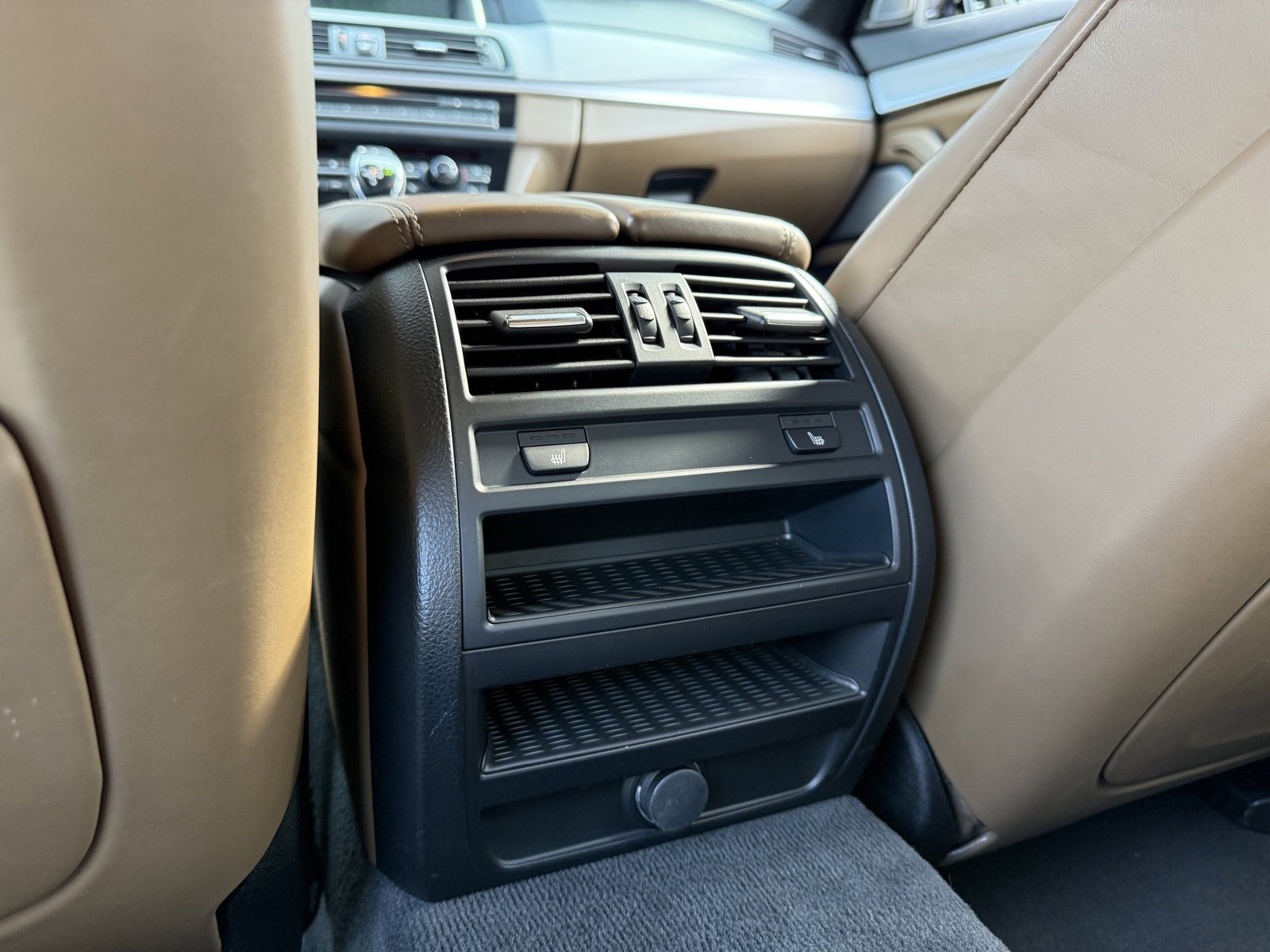 Used 2014 BMW 550i xDrive Sedan image 26