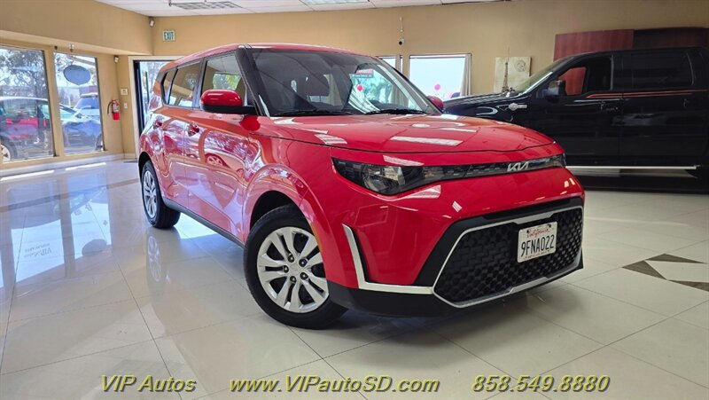 Used 2023 Kia Soul LX FWD image 1