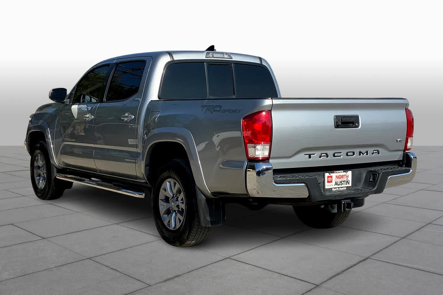 Used 2017 Toyota Tacoma SR5 w/ Tow Package RWD image 12