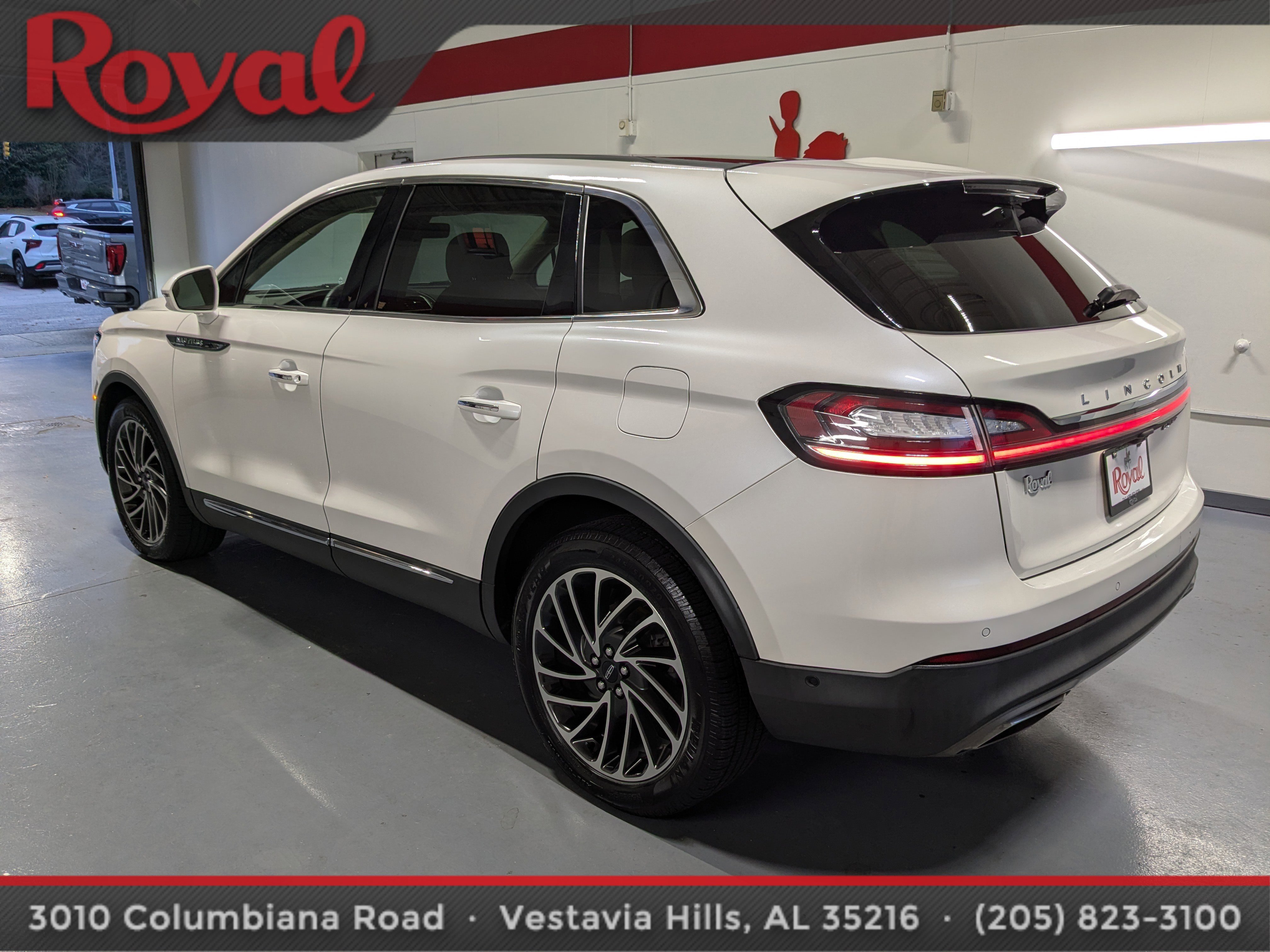 Used 2019 Lincoln Nautilus Reserve image 2
