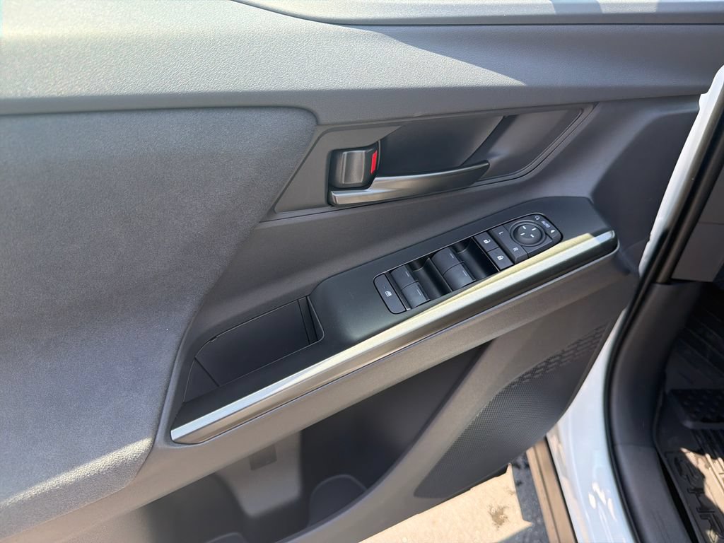 New 2026 Toyota C-HR AWD/4WD image 11