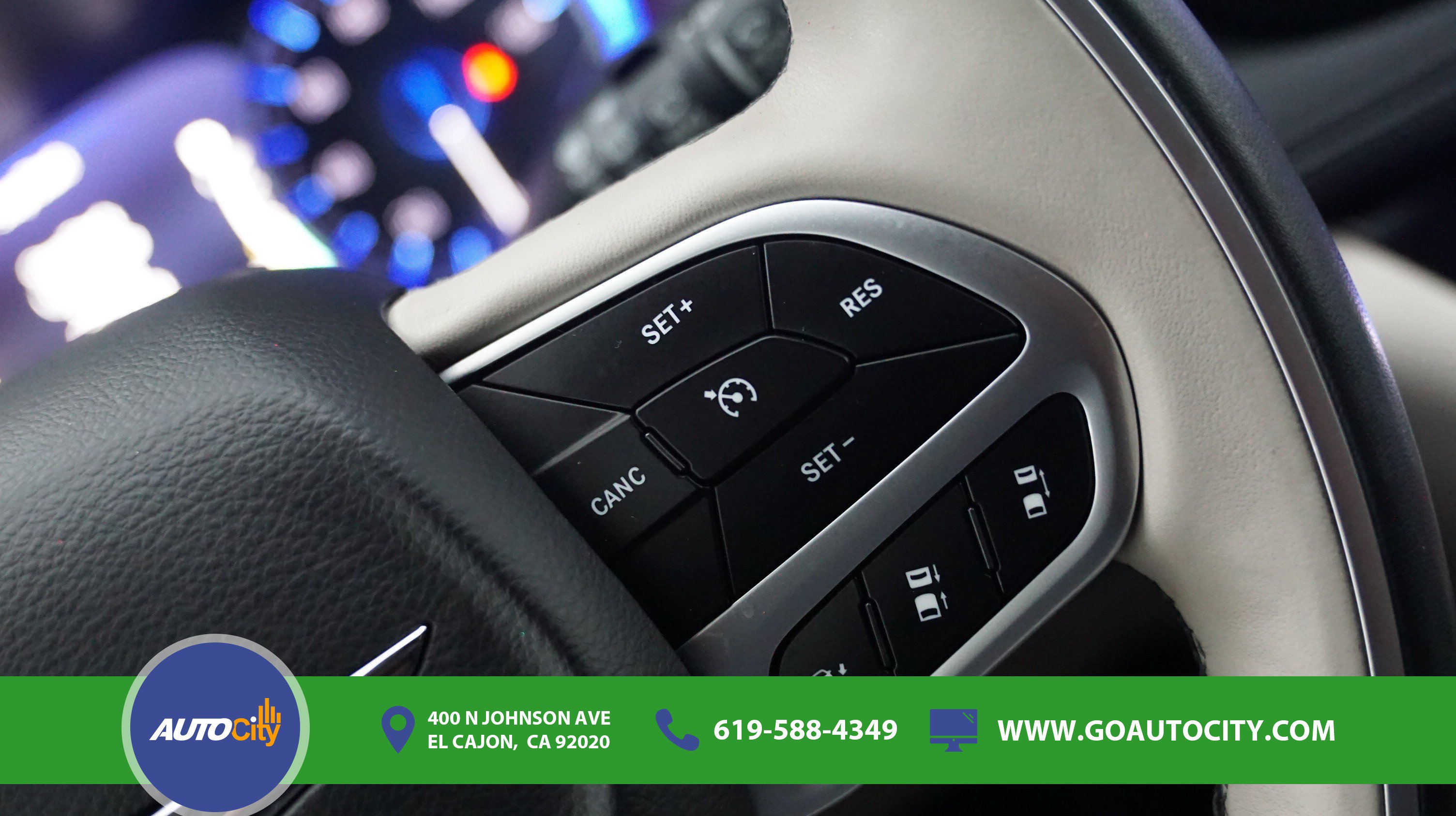 Used 2017 Chrysler Pacifica Limited w/ Advanced Safetytec Group FWD image 22