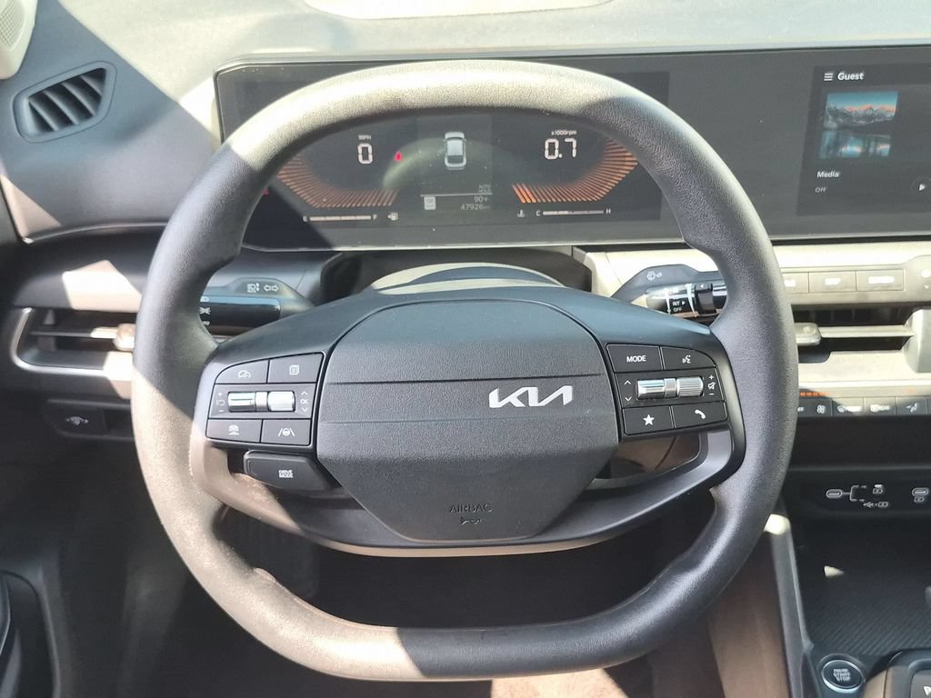Used 2025 Kia K4 FWD image 23