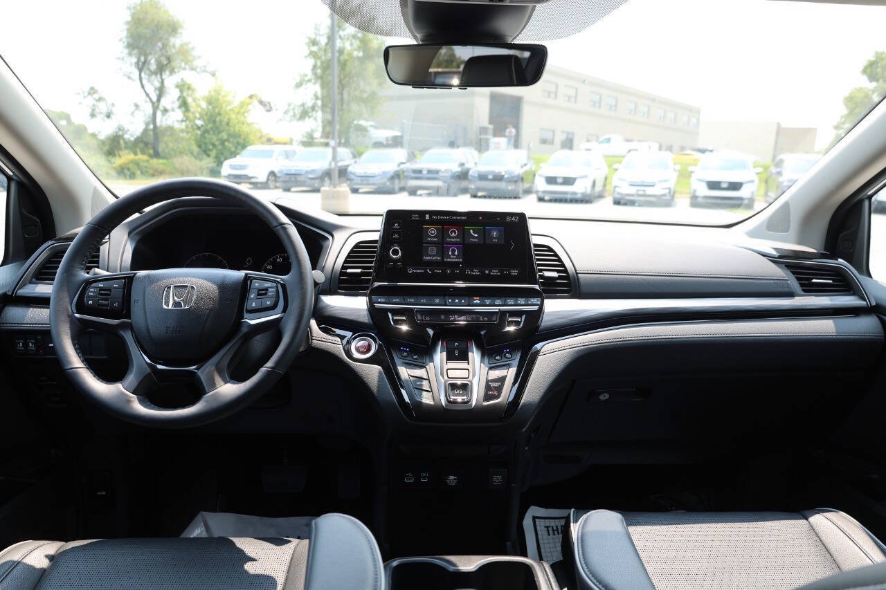 Used 2025 Honda Odyssey Elite image 14