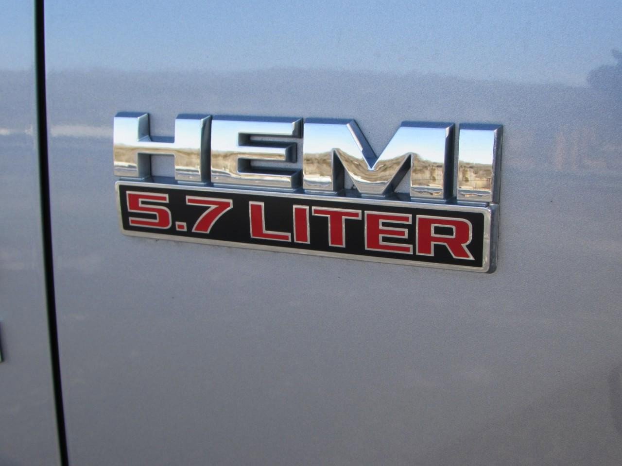 Used 2019 RAM 1500 Classic SLT image 31