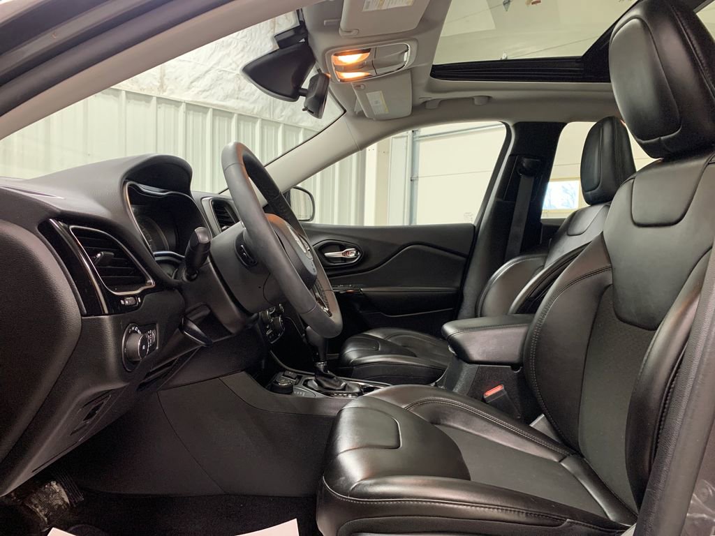 Used 2021 Jeep Cherokee Latitude Plus image 4