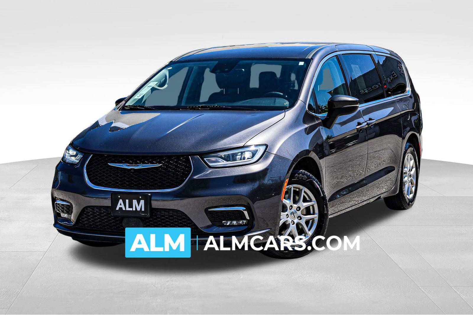 Used 2023 Chrysler Pacifica Touring-L