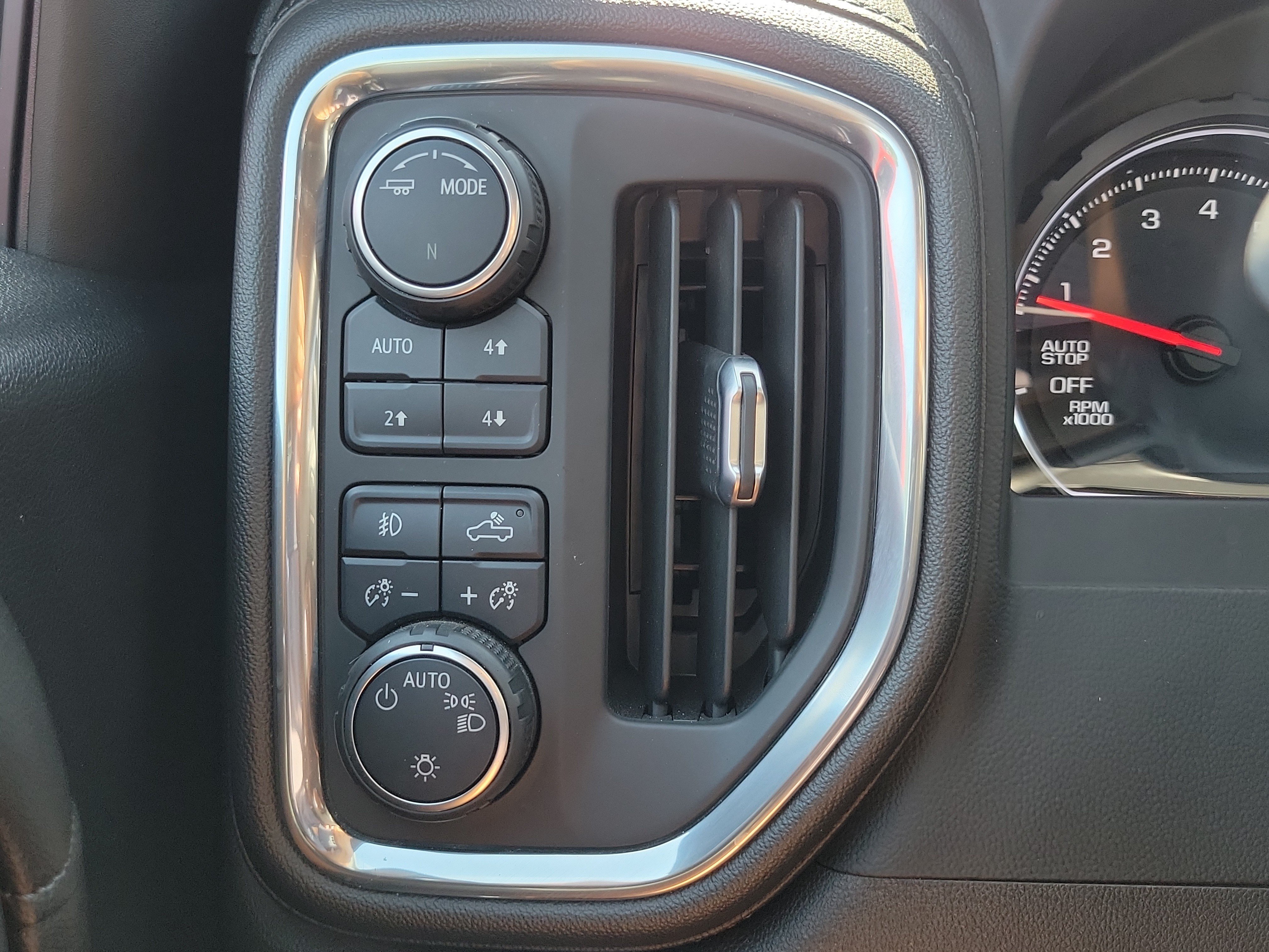 Used 2021 Chevrolet Silverado 1500 LT Trail Boss w/ Convenience Package II AWD/4WD image 27