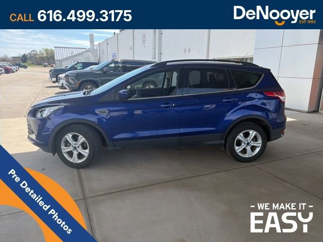 Used 2016 Ford Escape SE w/ Equipment Group 201A FWD image 2