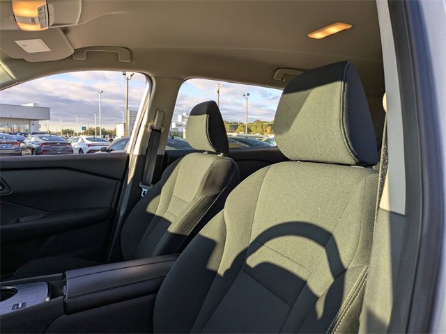 Used 2024 Nissan Rogue S image 13