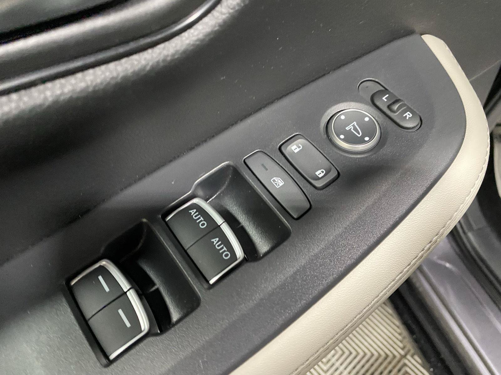 Used 2026 Honda HR-V EX-L image 17